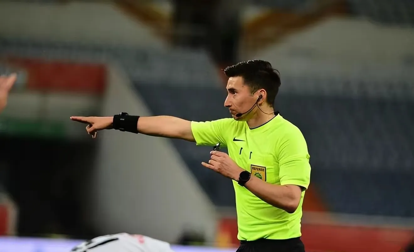 集结日体能课后，比利亚雷亚尔手感冰凉备战足总杯，质疑声仍在，临场指挥获称赞 -英雄联盟中国官网